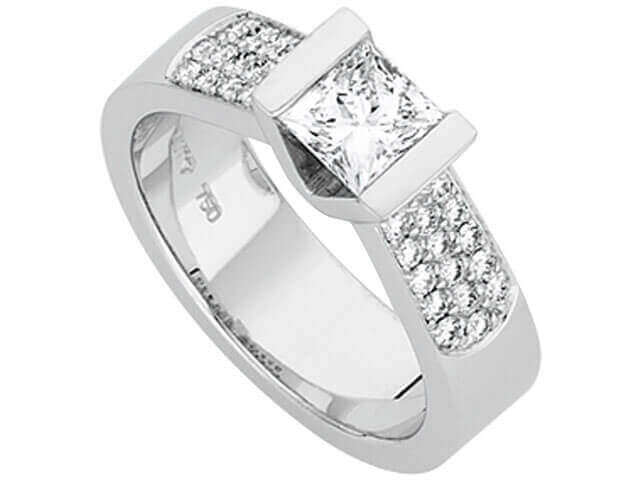 A stunning White Gold Bar Set Princess Cut Diamond Engagement Ring C843 featuring white gold, perfect for engagements.