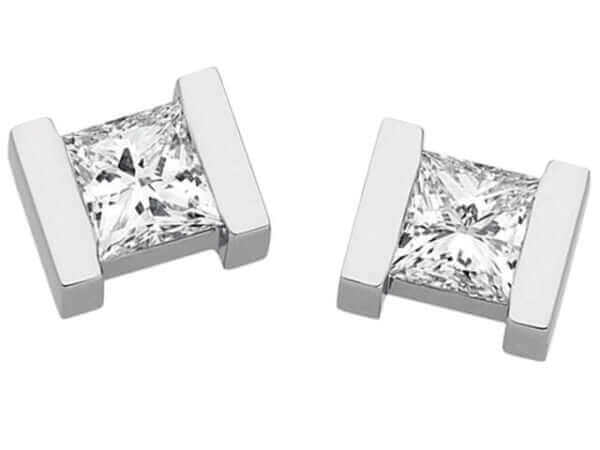 Bar Set Princess Cut Diamond Stud Earrings C903 in white gold, bar set for added elegance.