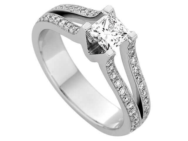 A stunning White Gold Princess Cut Diamond Ring C960, perfect for an engagement.