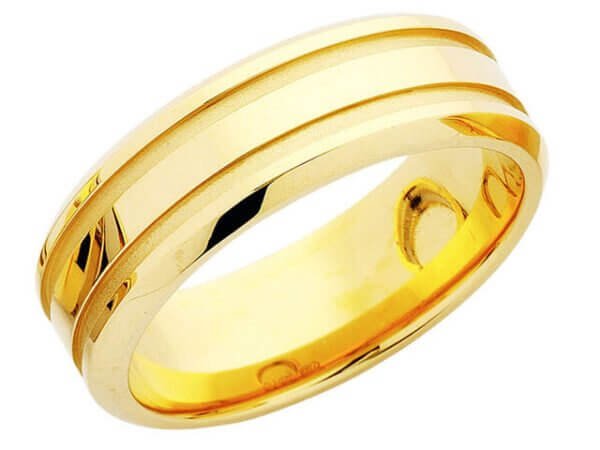 A men's wedding band, the Grooved Flat Band C603 in yellow gold, featuring a grooved design and a flat band.