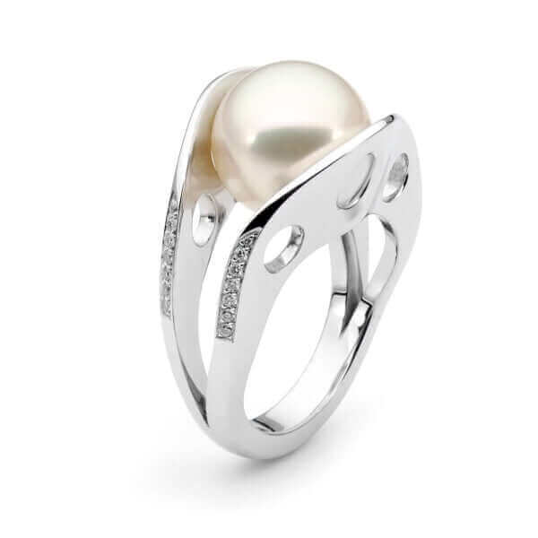 Aphrodite- 2012 Jewellery Award Entrant, this white pearl and diamond ring embodies the elegance of Aphrodite.